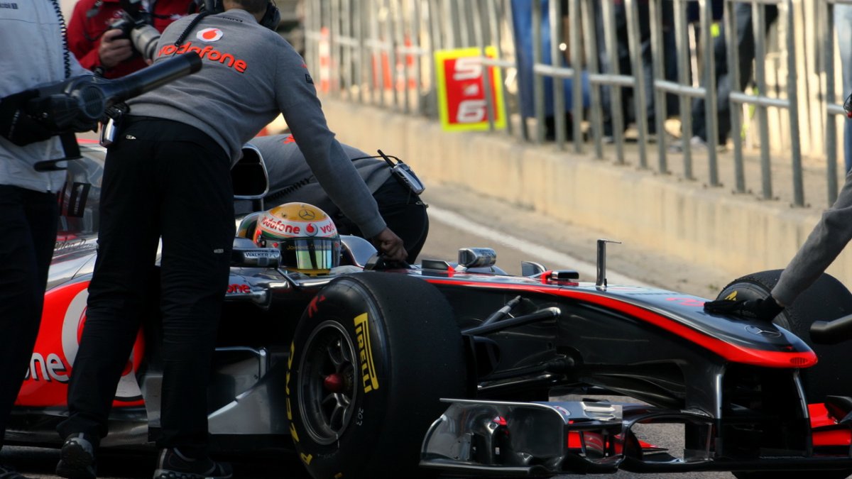 mclaren mp4-25