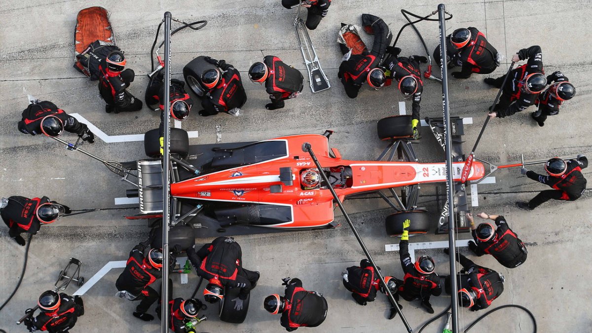 Marussia MR02