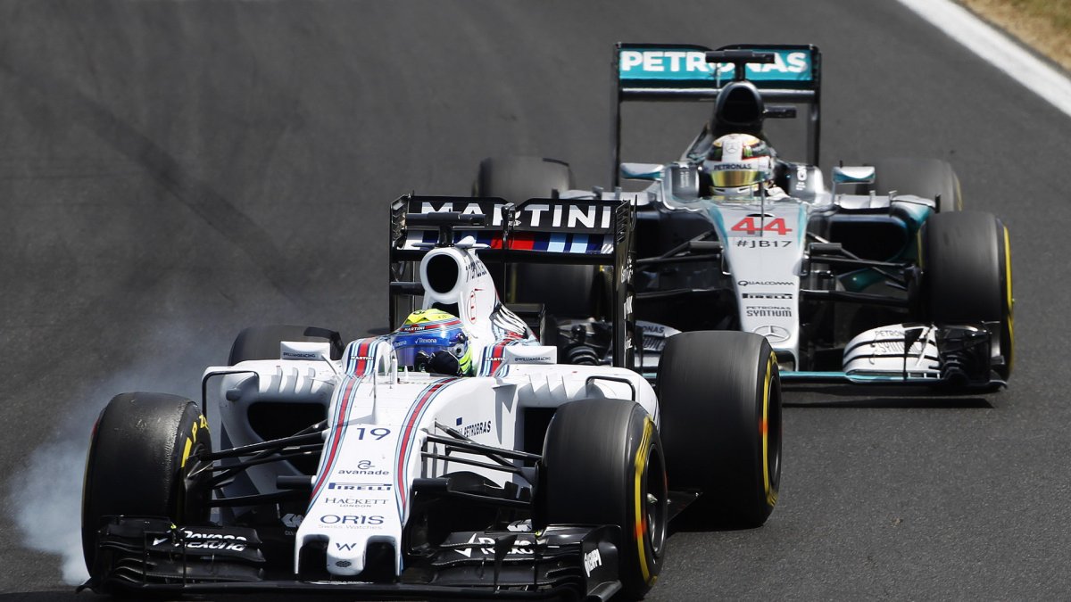 Massa před Hamiltonem