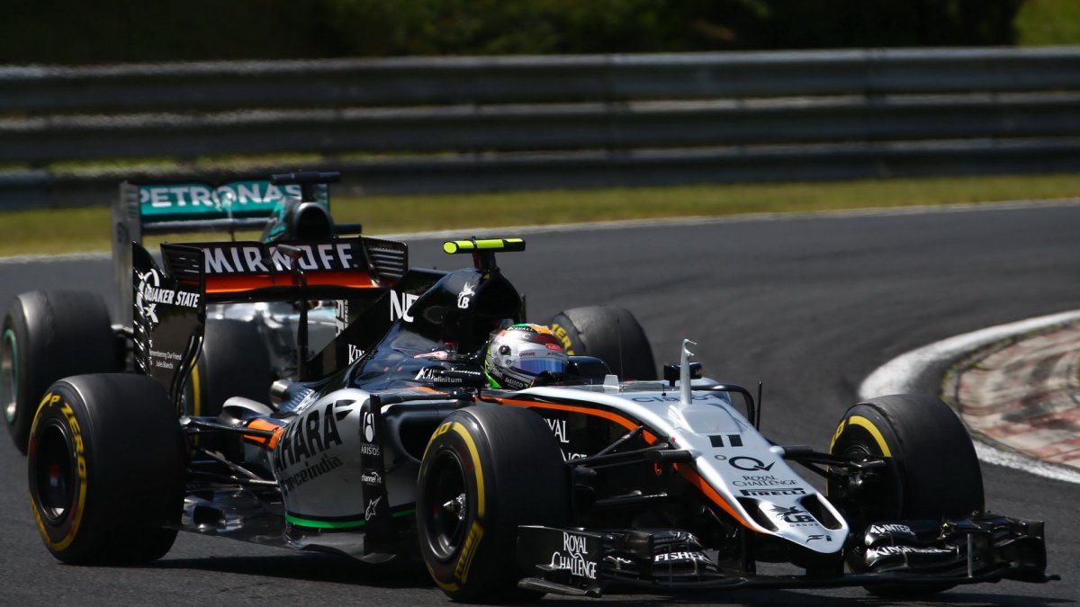 Pérez před Hamiltonem