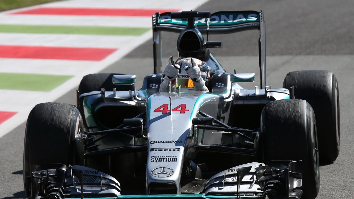 Lewis Hamilton se těší z vítězství, GP Itálie (Monza)