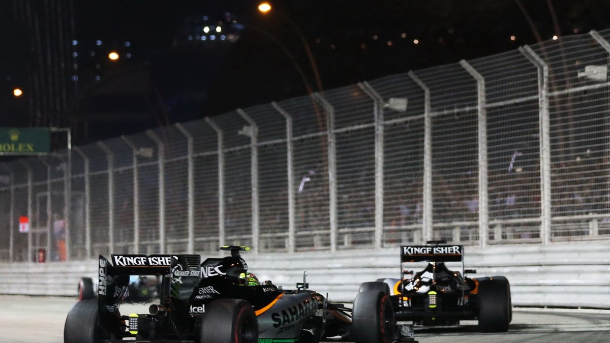 Sergio Pérez za Nicem Hülkenbergem, GP Singapuru (Singapur)