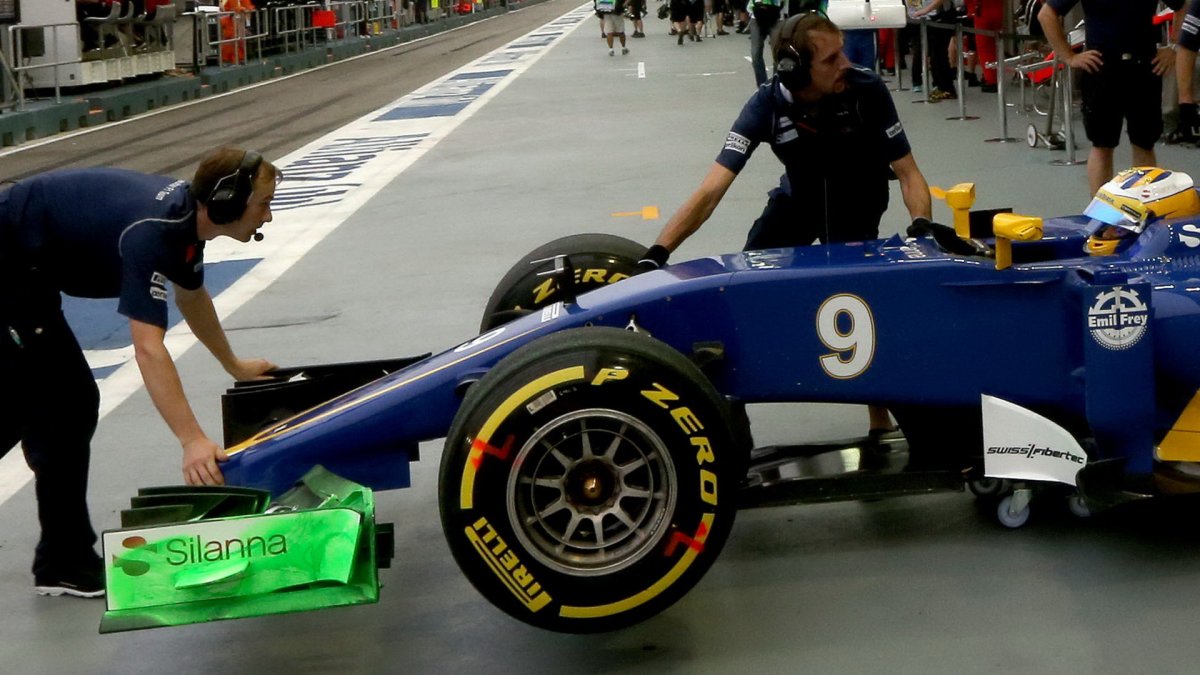 Marcus Ericsson s flow-visem na předním křídle, GP Singapuru (Singapur)