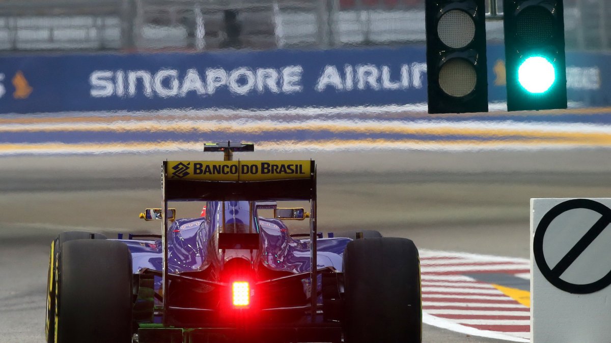 Felipe Nasr čeká na zelenou, GP Singapuru (Singapur)