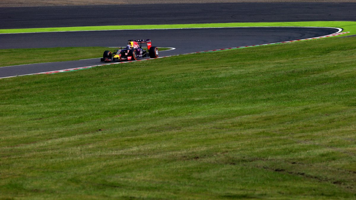 Daniel Ricciardo v Suzuce