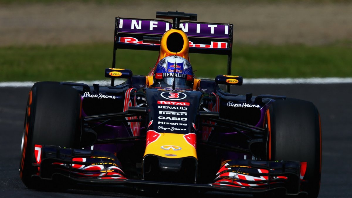 Daniel Ricciardo v Suzuce