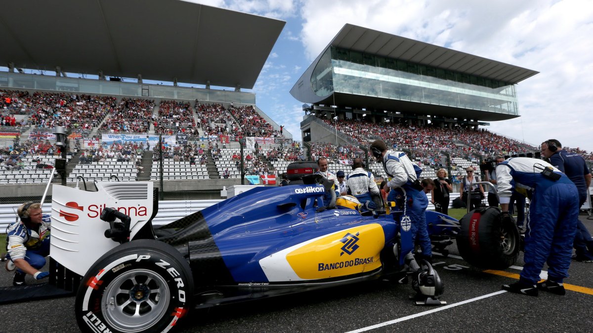 Marcus Ericsson na startovním roštu v Suzuce