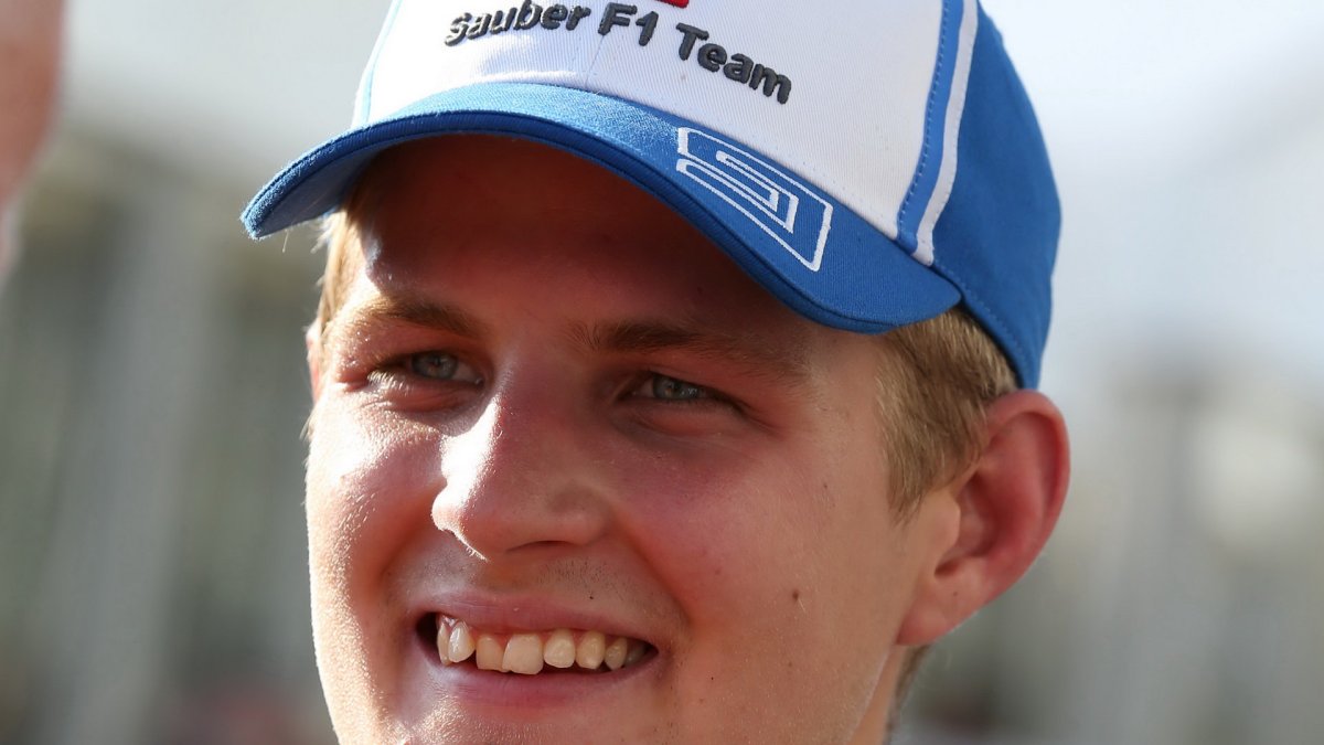 Marcus Ericsson v Suzuce