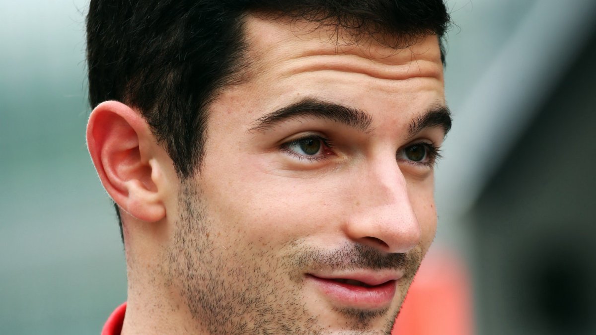 Alexander Rossi v Suzuce