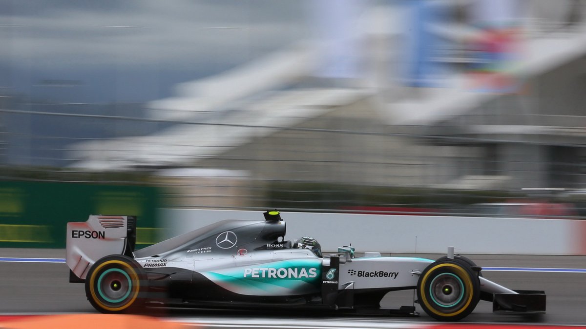Nebylo už té smůly dost? Rosberg podruhé ze čtyř závodů odpadl.
