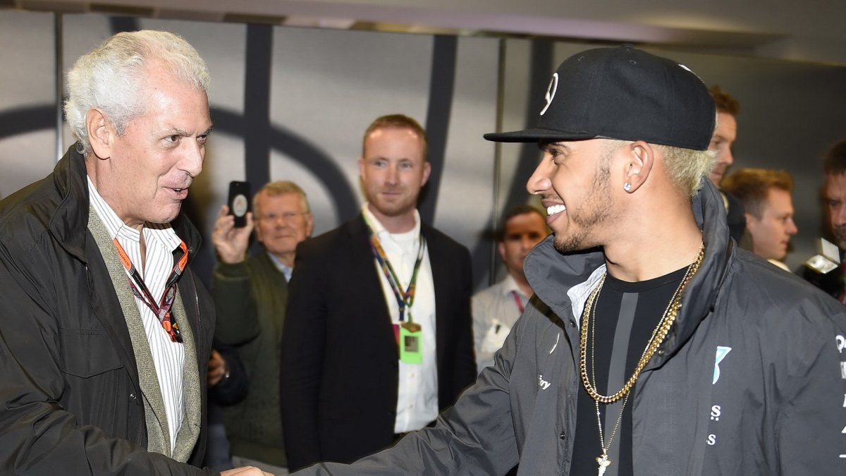 Lewis Hamilton rád překvapuje, naposledy svým novým přelivem