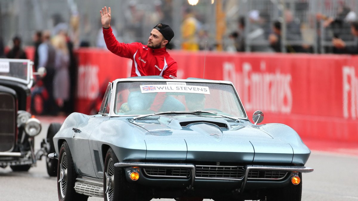 Will Stvens při prezentaci před zavodem v Austinu