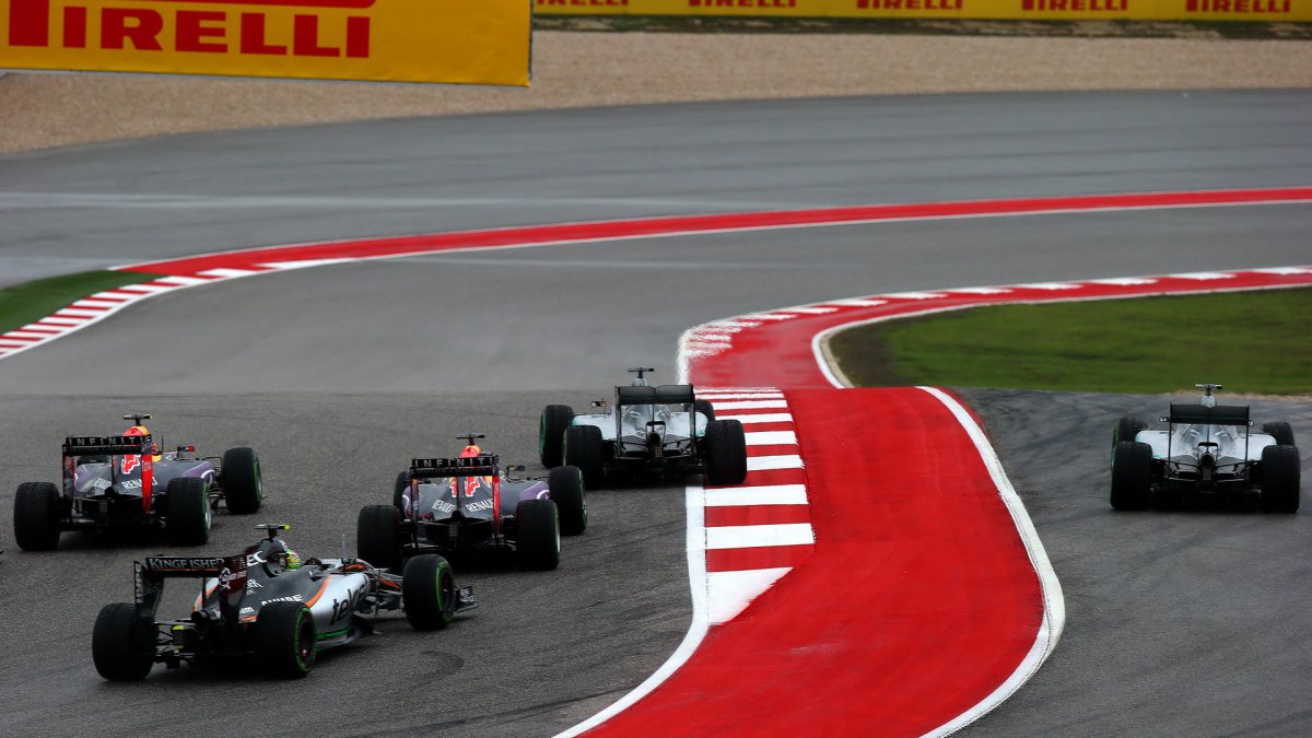 První zatáčka po startu v Austinu