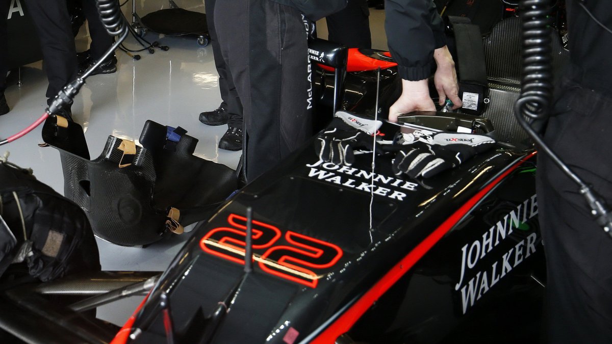 Závodní sedačka Jensona Buttona v Austinu