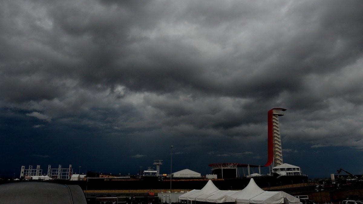 Zataženo nad okruhem v Austinu