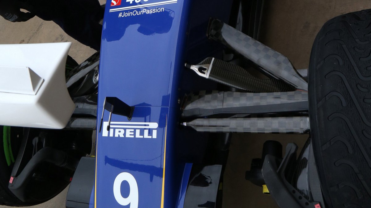 Přední zavěšení kol vozu Sauber | Sauber C34 - Ferrari v Austinu