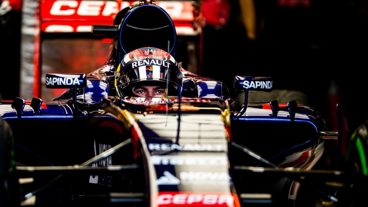 Max Verstappen čeká na výjezd z boxů v Austinu