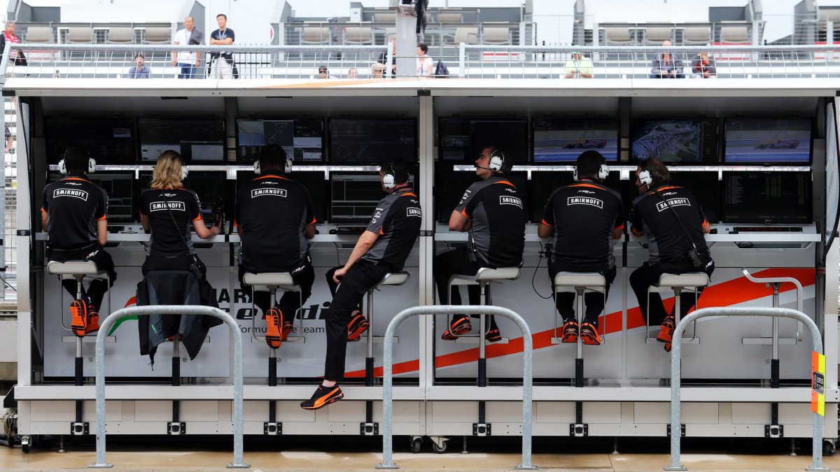 Pitwall týmu Force India v Austinu