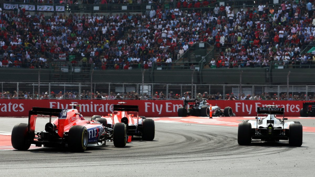 Alexander Rossi a Will Stevens v Mexiku