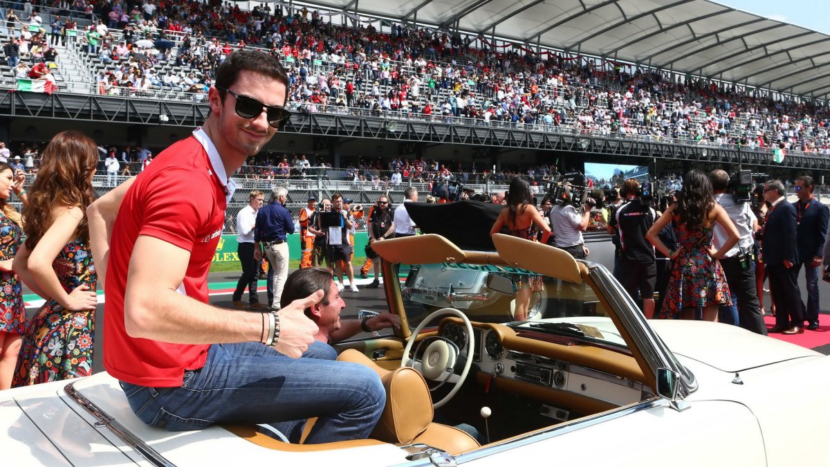 Alexander Rossi při prezentaci před startem v Mexiku