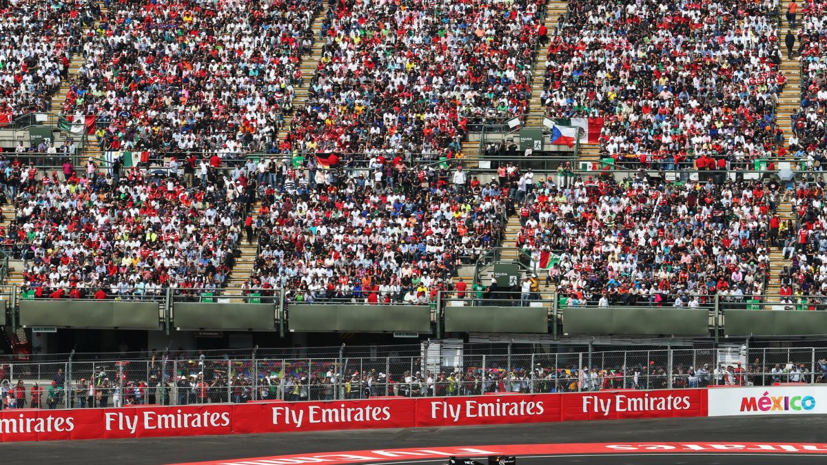 Diváci v Mexiku