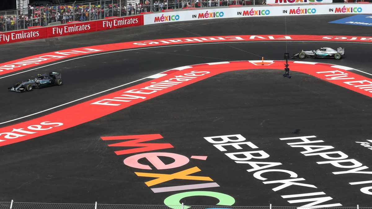 Nico Rosberg a Lewis Hamilton v Mexiku