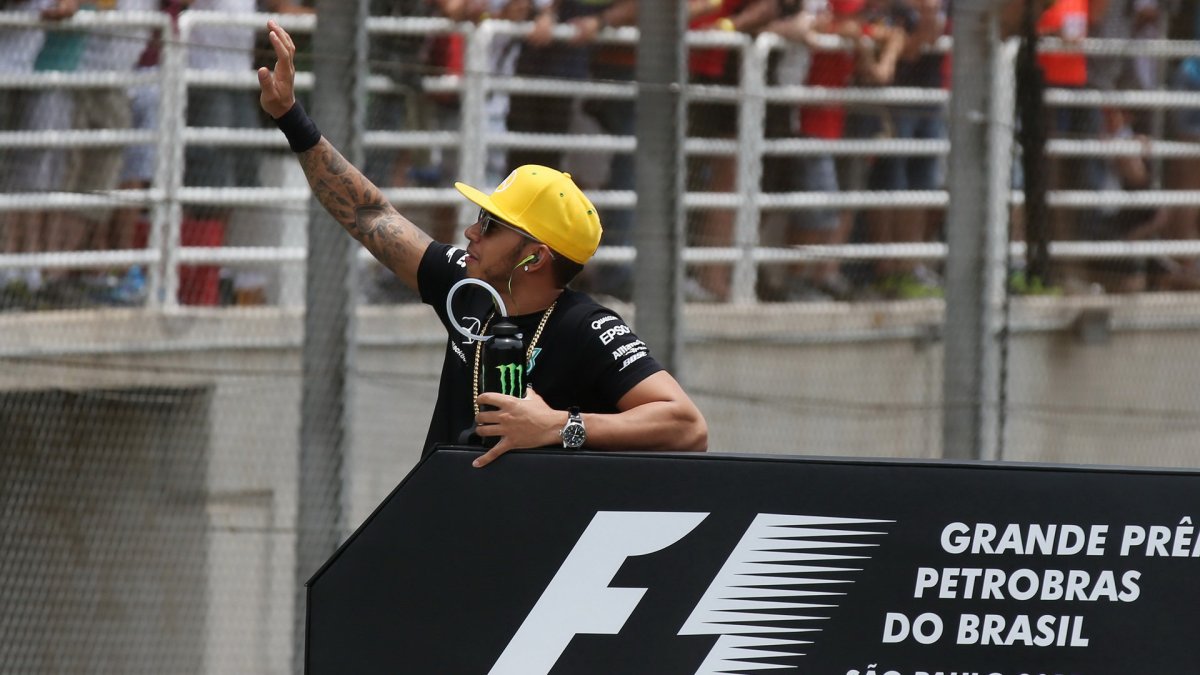 Lewis Hamilton v Brazílii