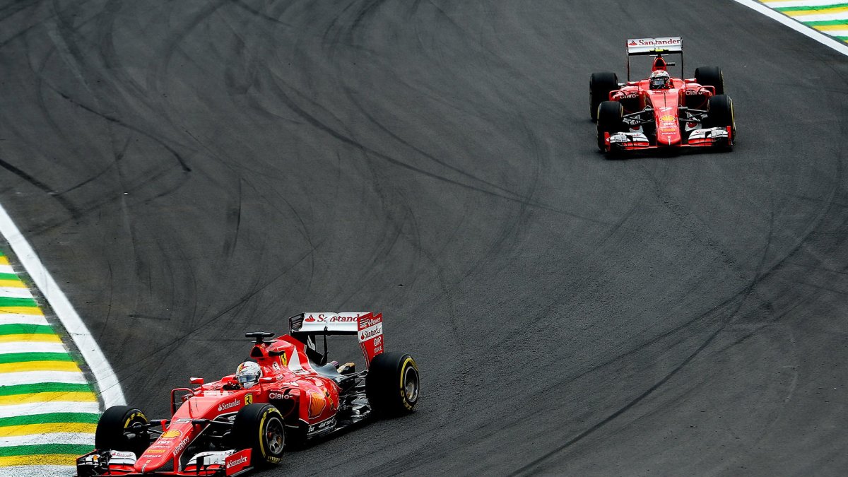 Sebastian Vettel a Kimi Räikkönen v Brazílii