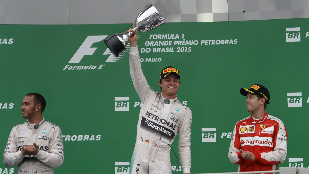 Vítězové na pódiu v Brazílii