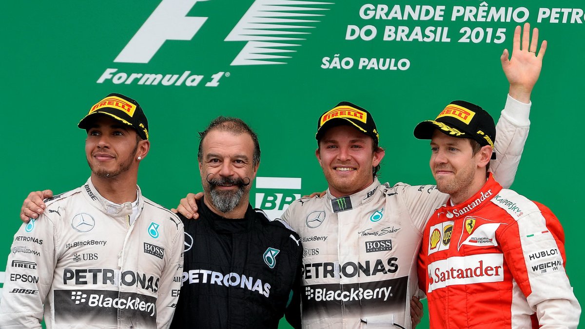 Vítězové na pódiu v Brazílii