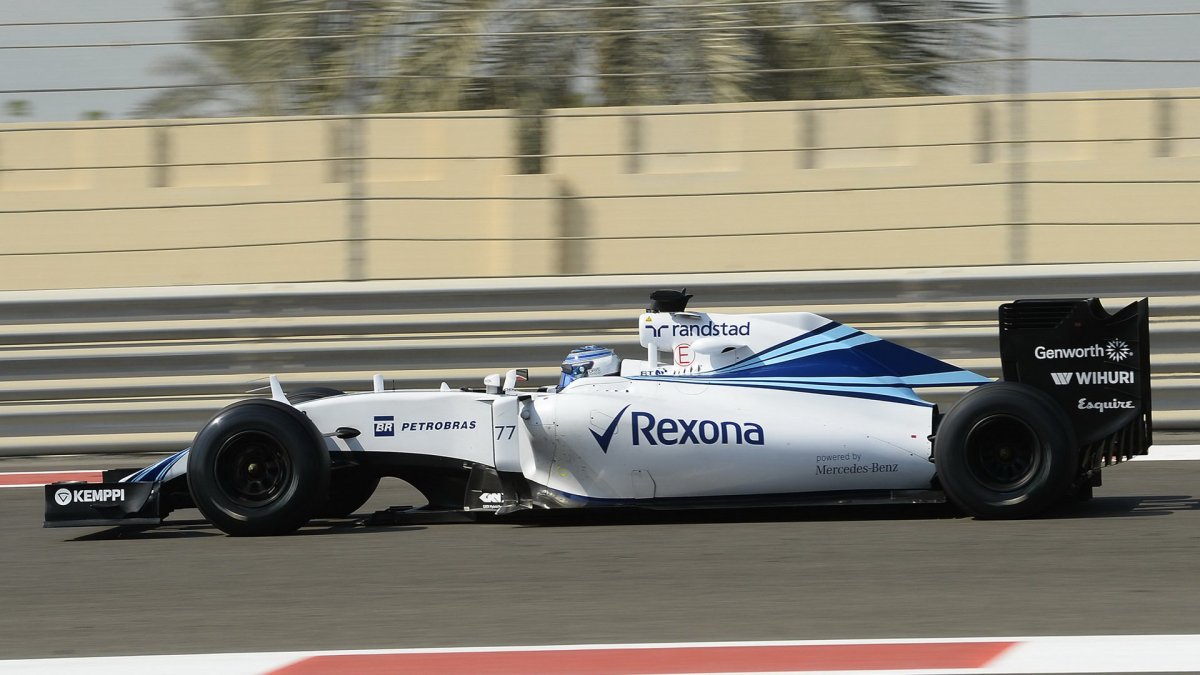 Valtteri Bottas při Pirelli testech v Abú Zabí