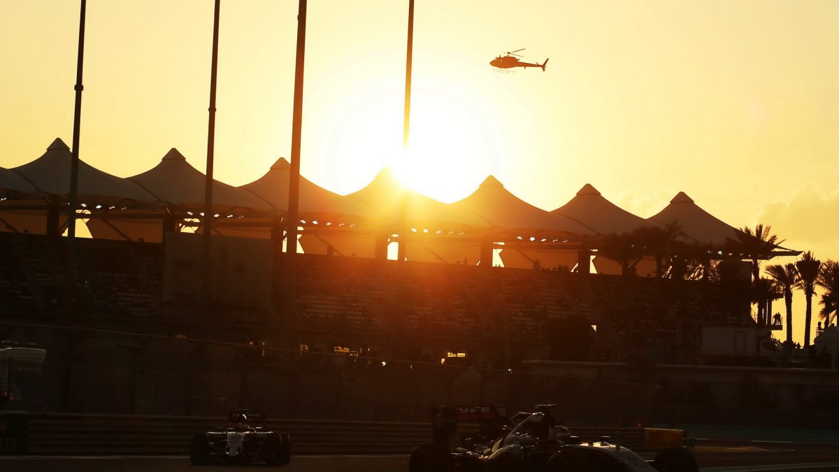 Nico Hülkenberg a Sergio Pérez v Abú Zabí