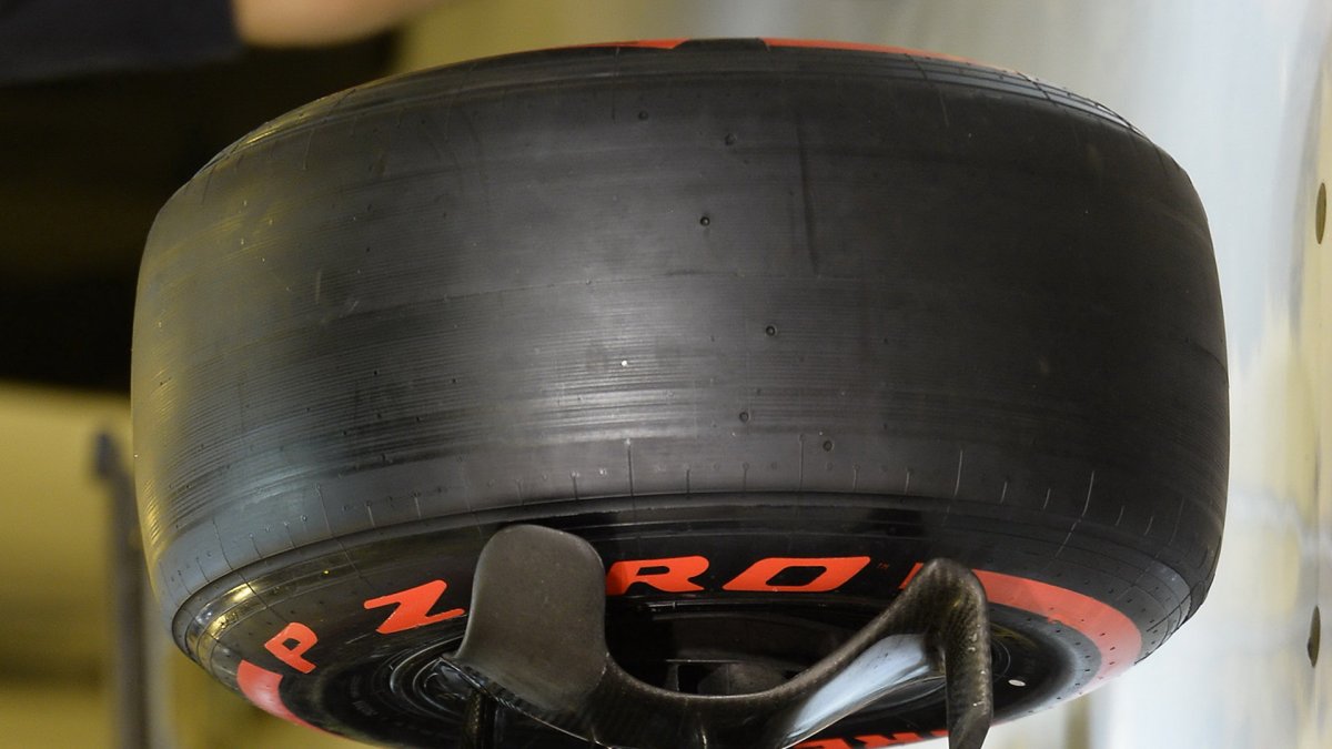 Pneumatiky Pirelli v Abú Zabí