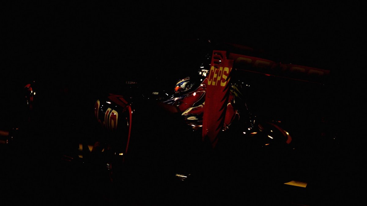 Max Verstappen v Abú Zabí