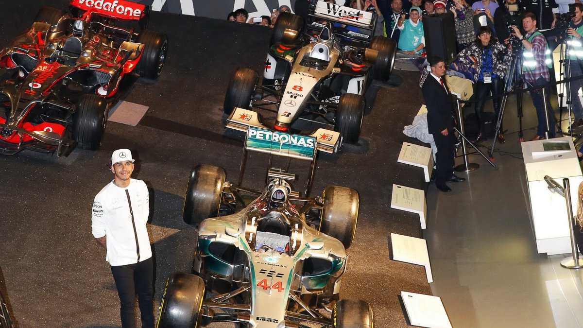 Lewis Hamilton Mercedes-Benz Museum ve Stutgartu