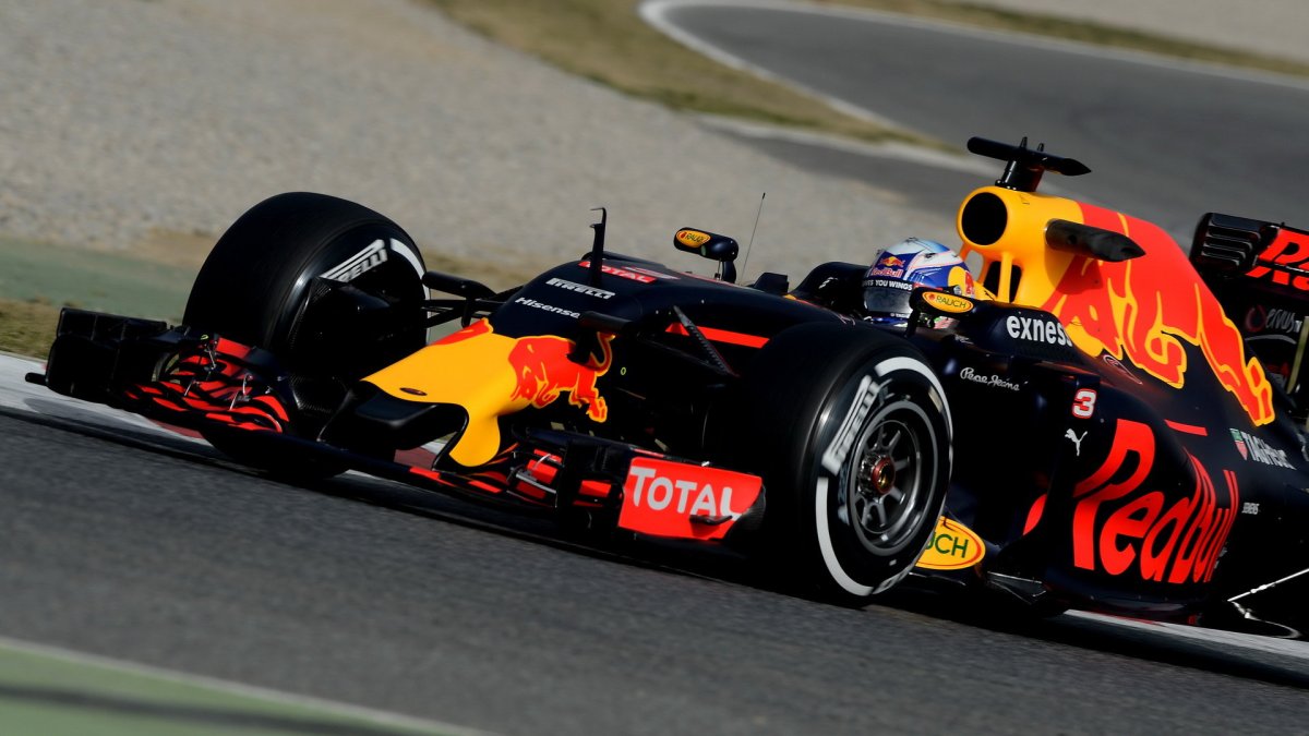 Ricciardo dokázal i s tvrdší sadou držet krok při delším výjezdu s Ferrari na měkčí sadě, otázkou je, kolik měli oba paliva
