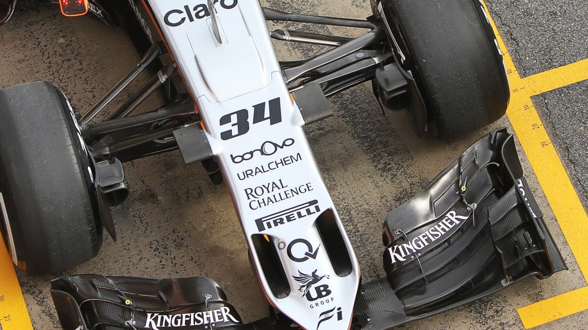 Detail předního křídla vozu Force India VJM09 - Mercedes