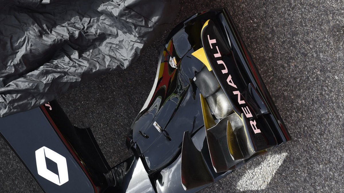 Detail předního křídla vozu Renault
