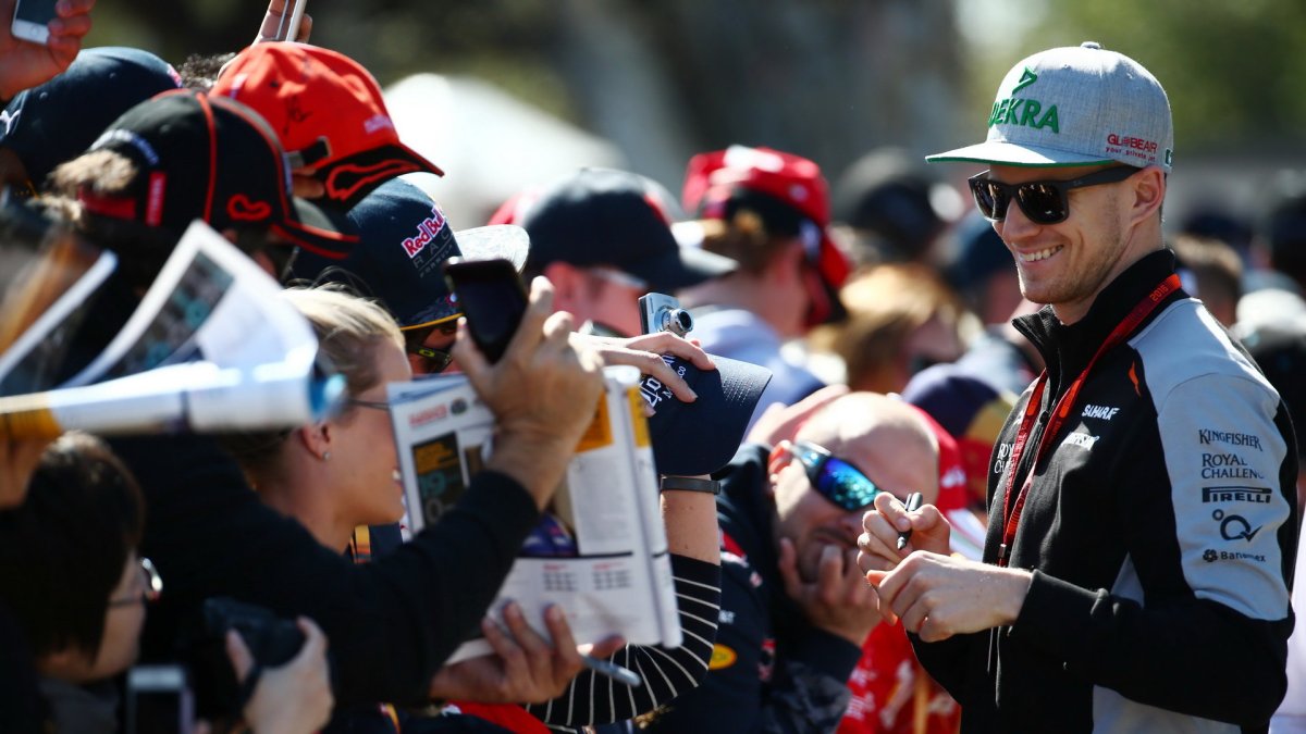 Nico Hülkenberg při autogramiádě v Melbourne