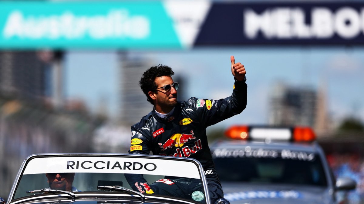 Daniel Ricciardo při předstartovní prezentaci v Melbourne