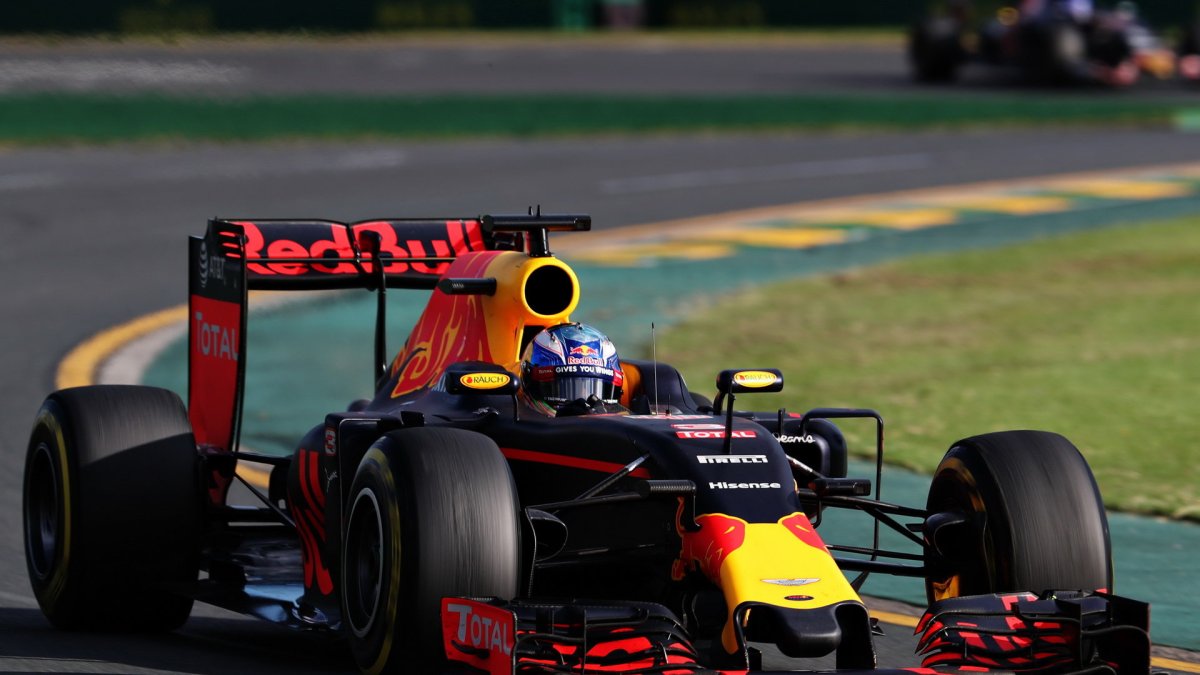 Daniel Ricciardo při závodě v Melbourne