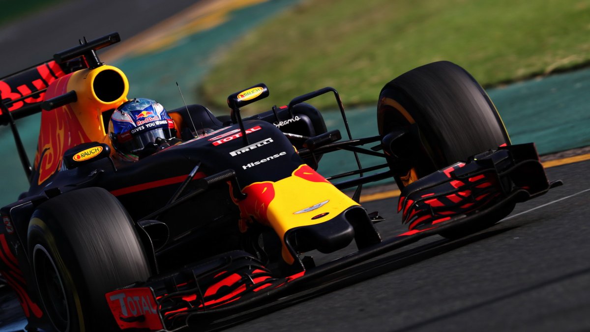 Daniel Ricciardo při závodě v Melbourne