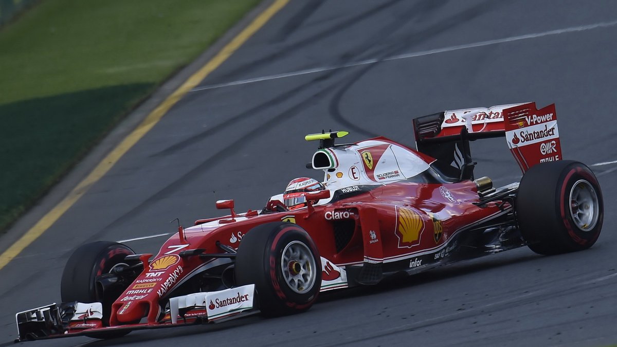 Kimi Räikkönen při závodě v Melbourne