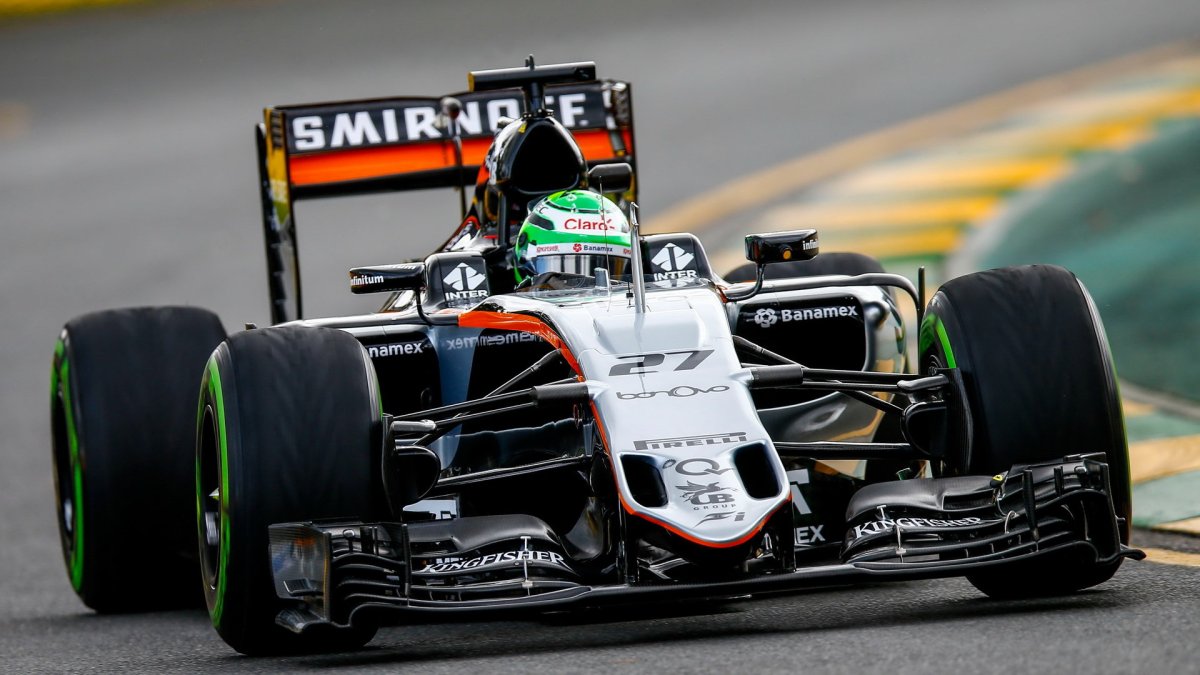 Nico Hülkenberg při pátečním tréninku v Melbourne