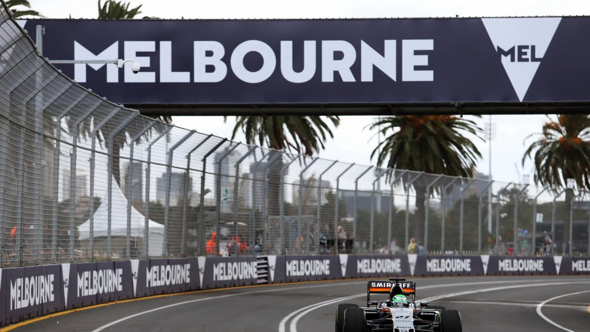Nico Hülkenberg při pátečním tréninku v Melbourne