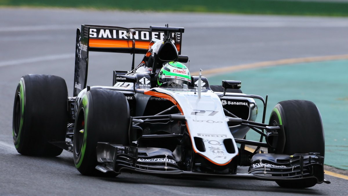 Nico Hülkenberg při pátečním tréninku v Melbourne