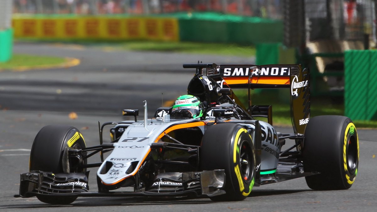 Nico Hülkenberg při pátečním tréninku v Melbourne