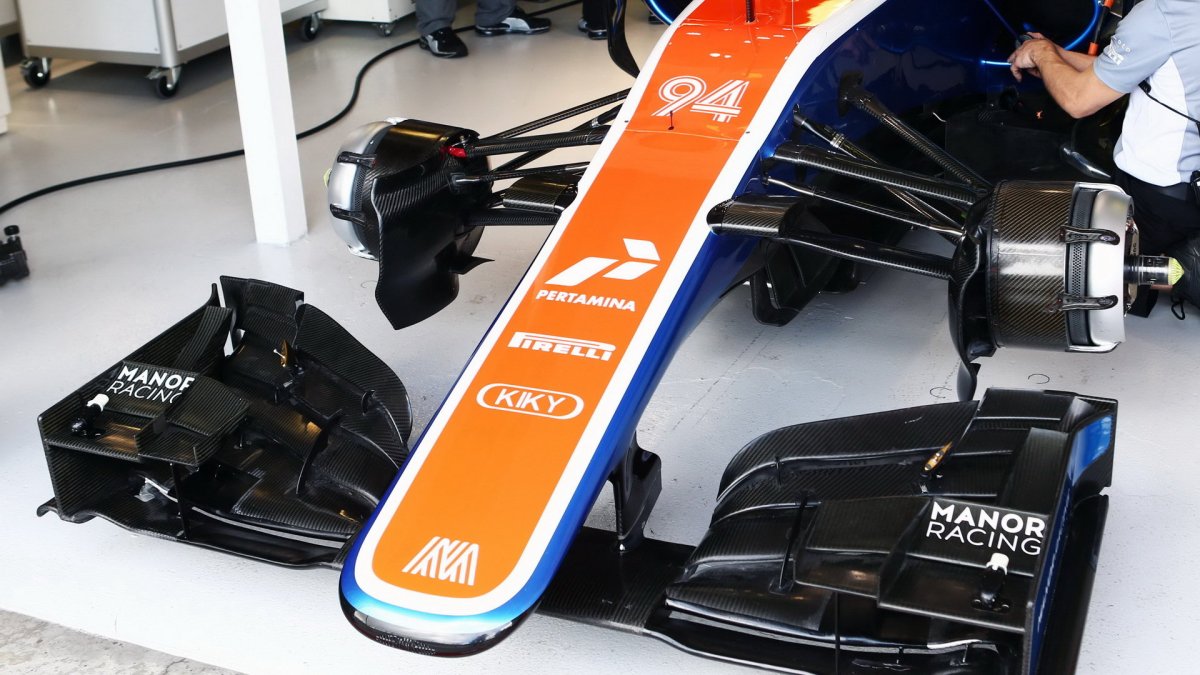 Přední křídlo vozu Manor MRT05 v Melbourne