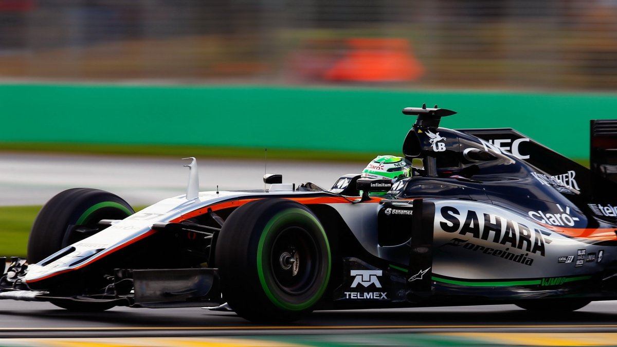 Nico Hülkenberg při pátečním tréninku v Melbourne