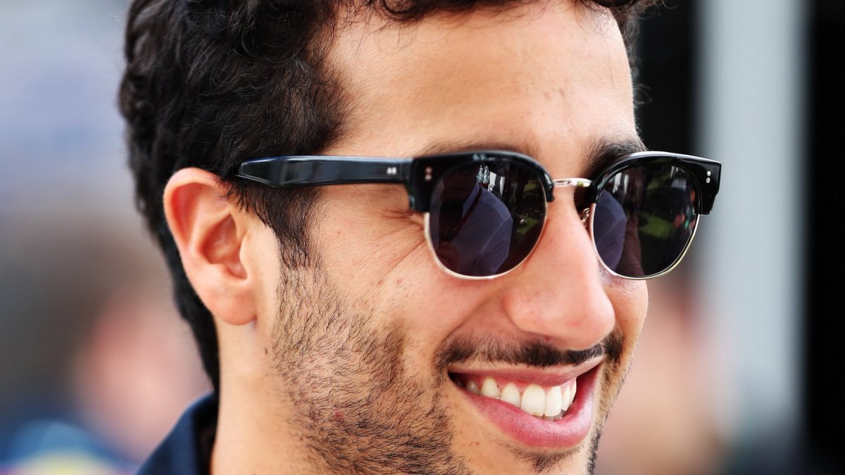 Daniel Ricciardo v Melbourne